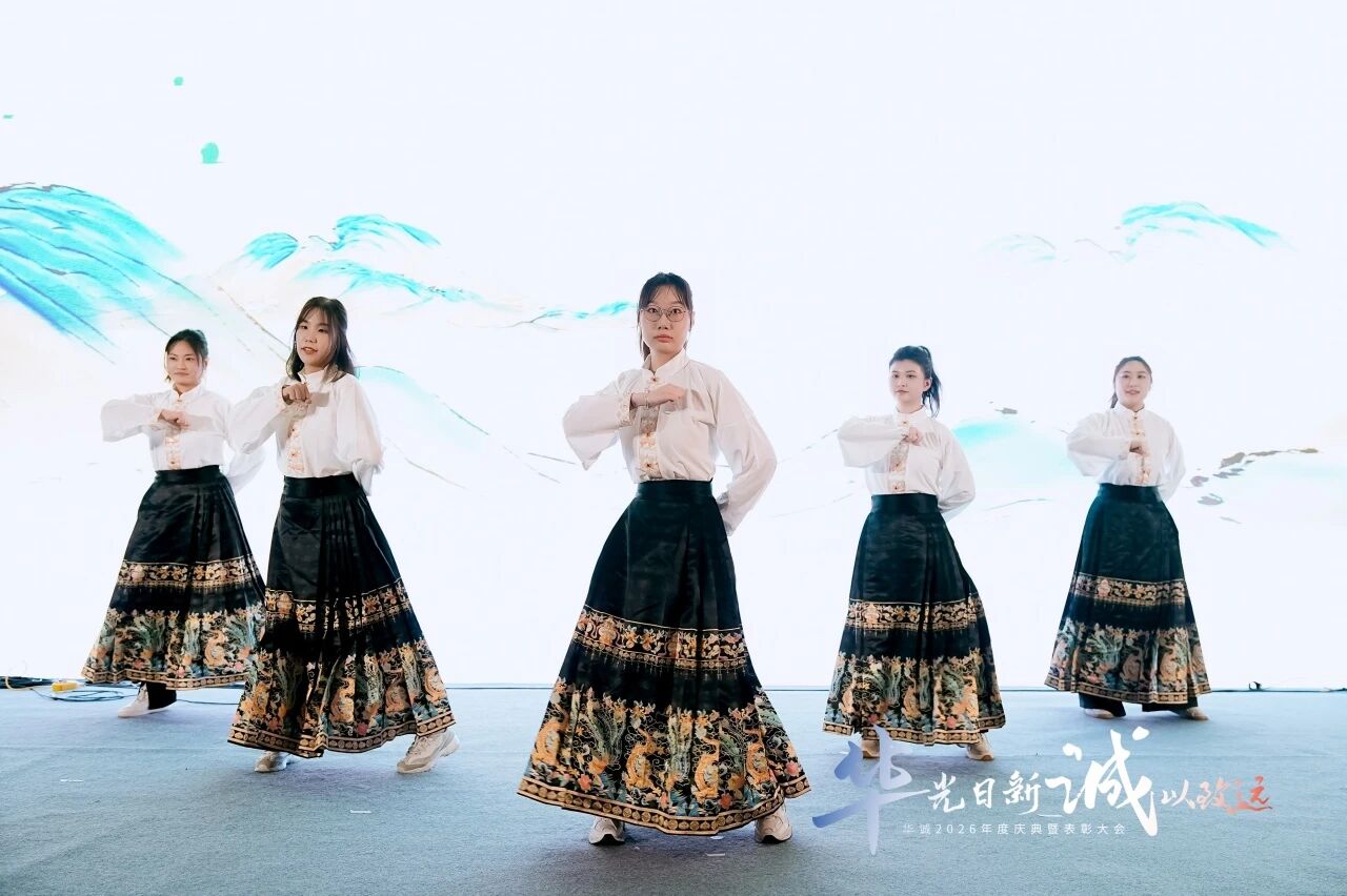 1770198630660014272.jpg caacaf9ccd9e5d1e682f1eb06caad117.jpg